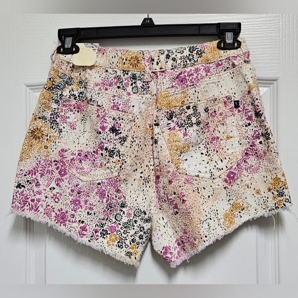 Anthropologie Pilcro Scrunchie Multicolor Floral Denim Shorts - Picture 2 of 5